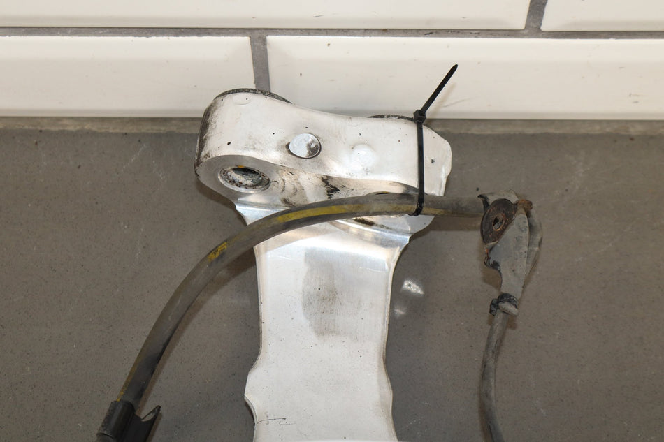 2007-17 Lexus LS460 Right RWD Front Spindle W/ Hub