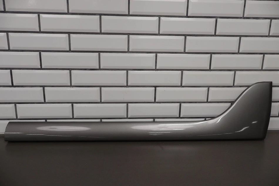 2005 GMC Yukon Right Front Door Molding OEM