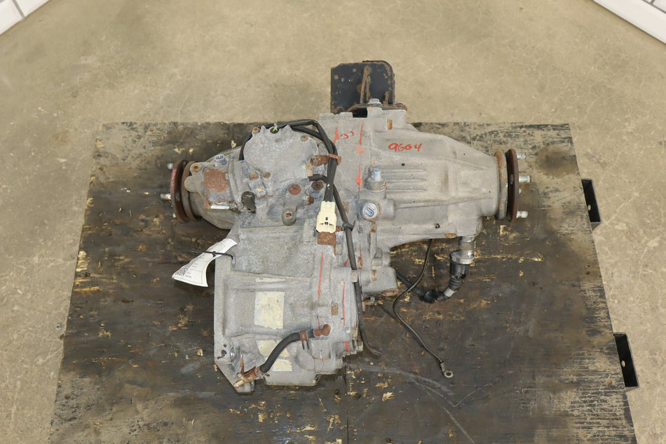 1995-1997 Toyota Land Cruiser Transfer Case 3613060790 | Flood Vehicle