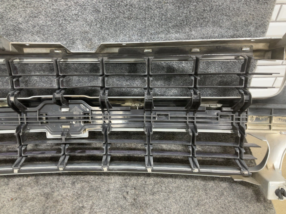 Grille, 2005, Chevrolet, Suburban 2500