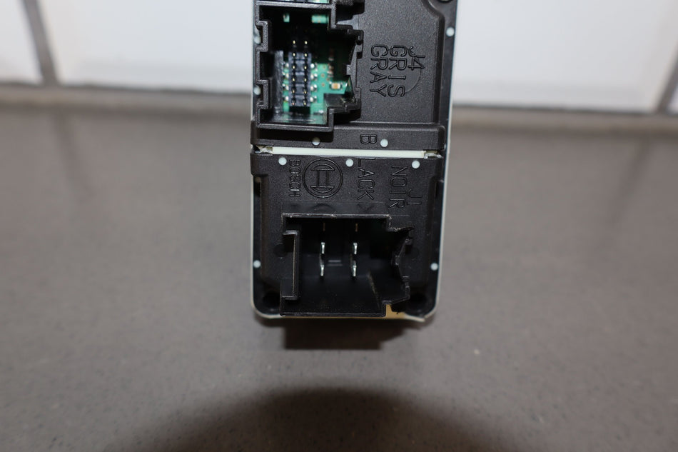 2011 Chevrolet Suburban 1500- Front Door Switch