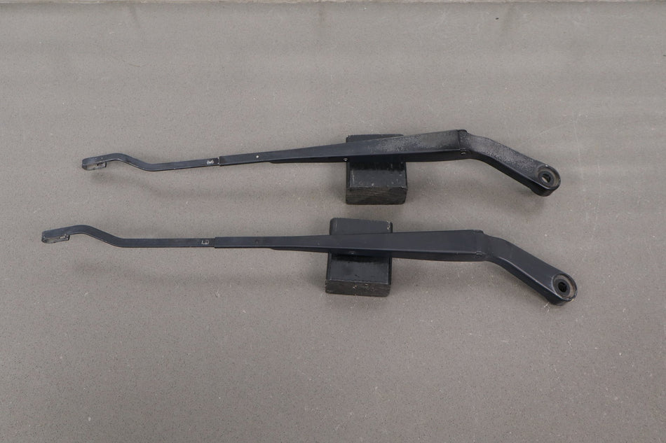 1998-2002 Isuzu Trooper Front Wiper Arm Pair