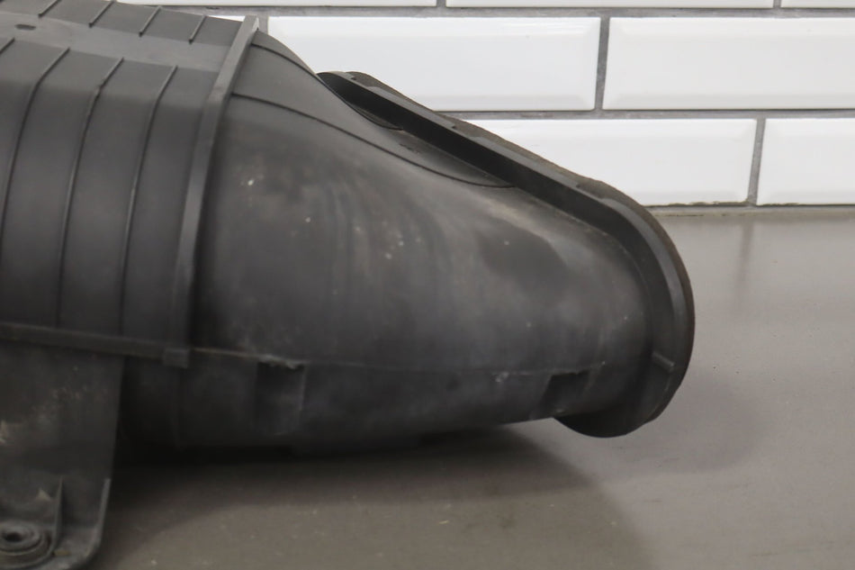 2003-2009 Hummer H2- Air Cleaner With Intake Tube 19153610