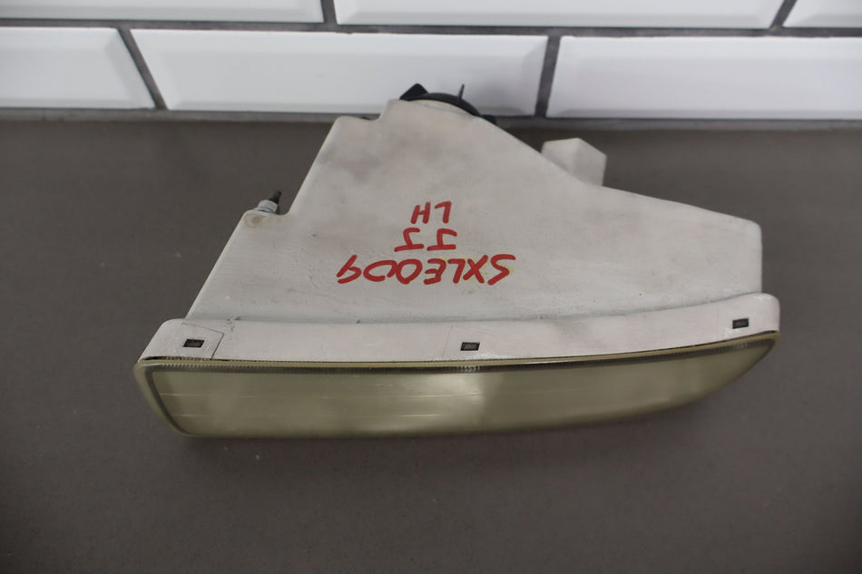 1999 Lexus LX470- Left Front Lamp
