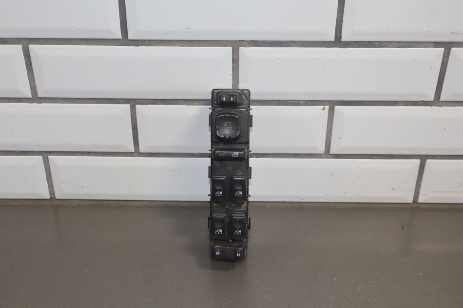 2003-2007 Hummer H2- Left Front Window Switch W/ Bezel