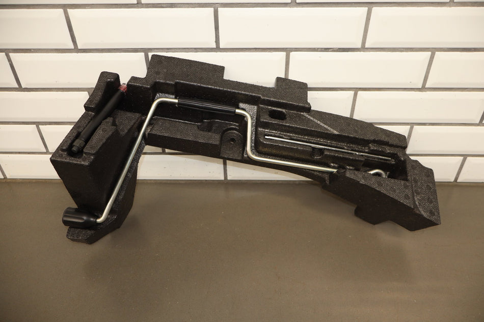 2007-12 Lexus LS460 Jack W/ Tools & Foam OEM