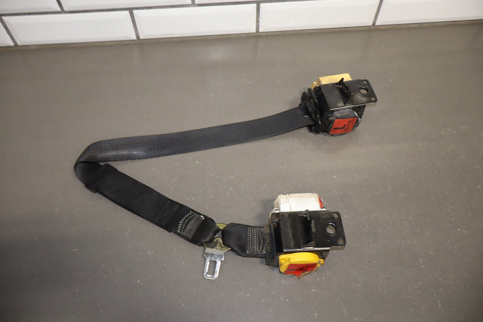 1997-2000 Chevrolet Corvette C5 Coupe Driver Seat Belt Retractor Black 88893509