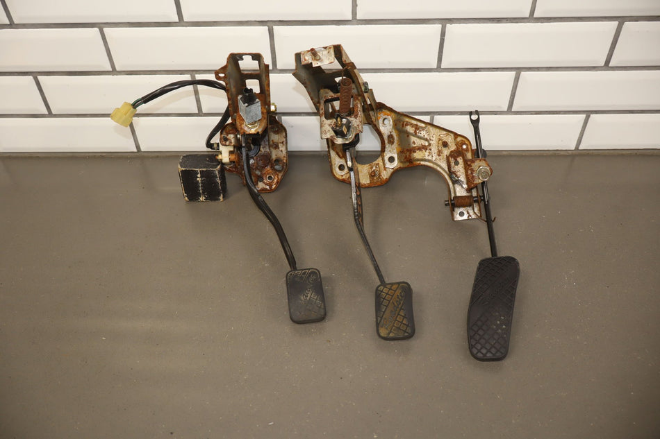 1999 Mazda MX-5 Miata- Pedal Assembly