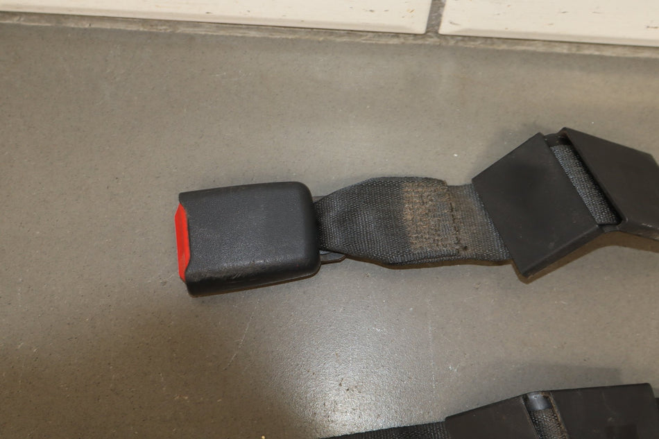 99-07 Ford F250 F350 Super Duty Crew Cab Rear Center Middle Lap Seat Belt Black