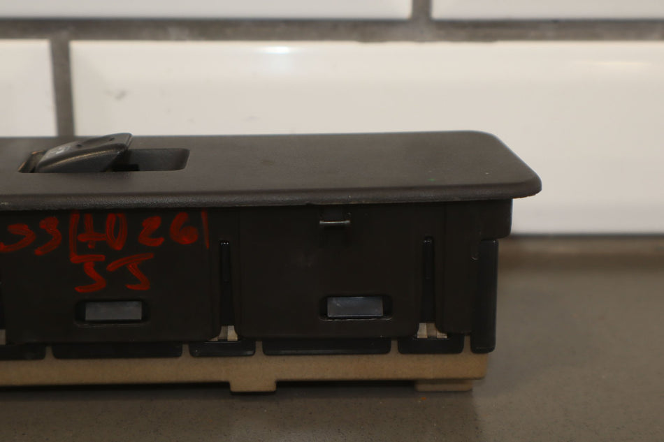2003 Hummer H2- Front Door Switch