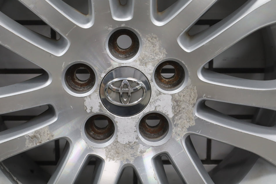 2010-2012 Toyota Sienna OEM 17x7 Split Spoke Alloy Wheel | Corrosion