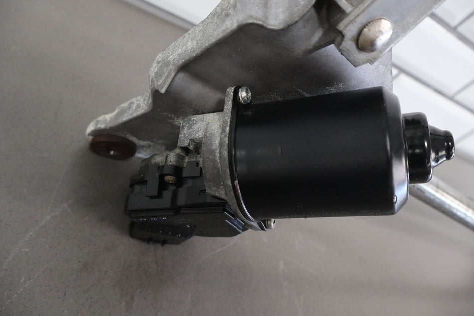 2005 Cadillac XLR- Wiper Linkage