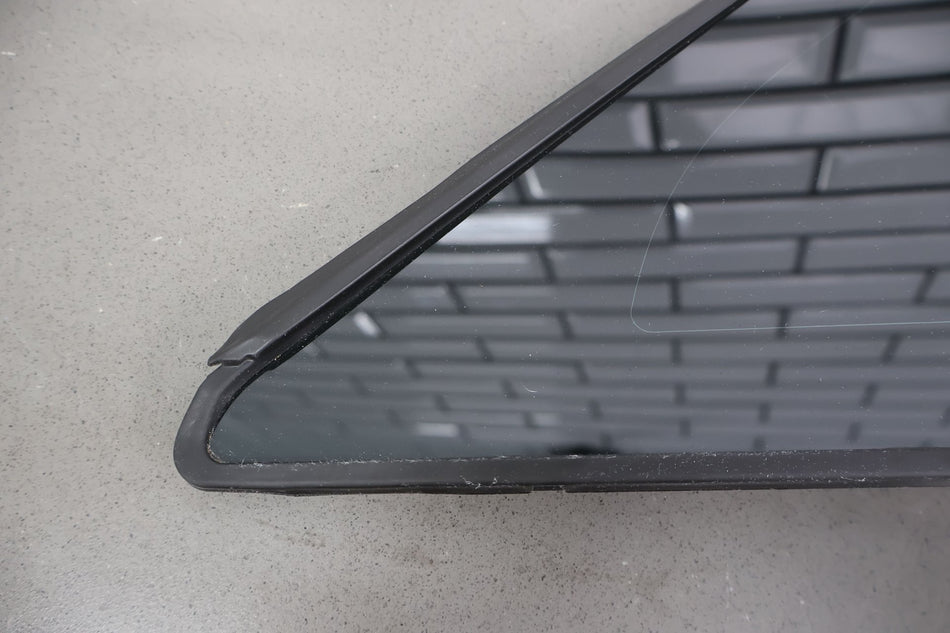 22-24 Rivian R1T OEM Front Left LH Vent Glass Window W/ Frame (See Photos)
