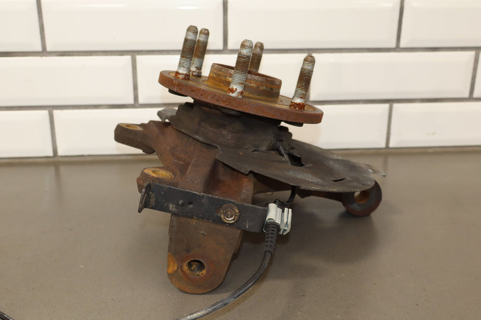2009 Chevrolet Suburban 1500- SPINDLE KNUCKLE FRONT