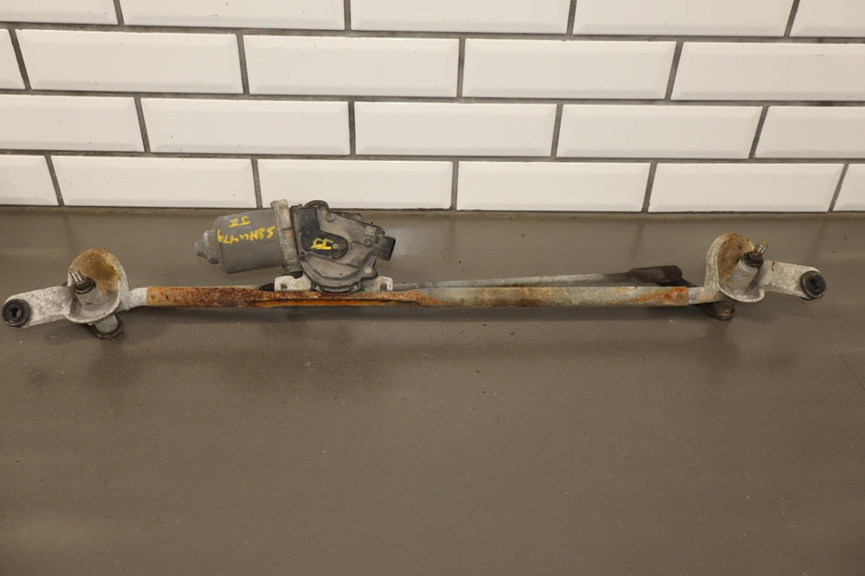 2008 Hummer H3 Front Wiper Motor OEM