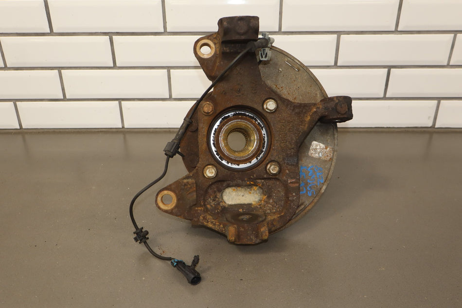 2009 GMC Sierra 2500 Left Front Spindle