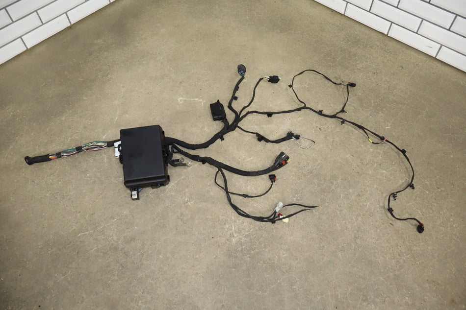 2019 Dodge Charger Scat Pack 6.4 Engine Fuse Box wiring Harness Assembly OEM