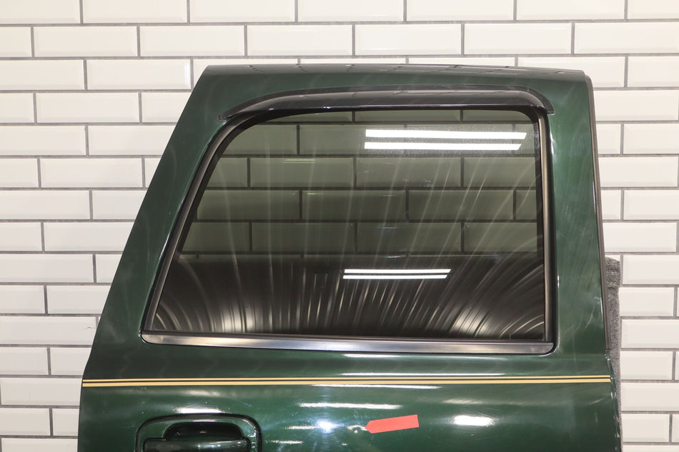 2003 Chevrolet Tahoe- Right Rear Door