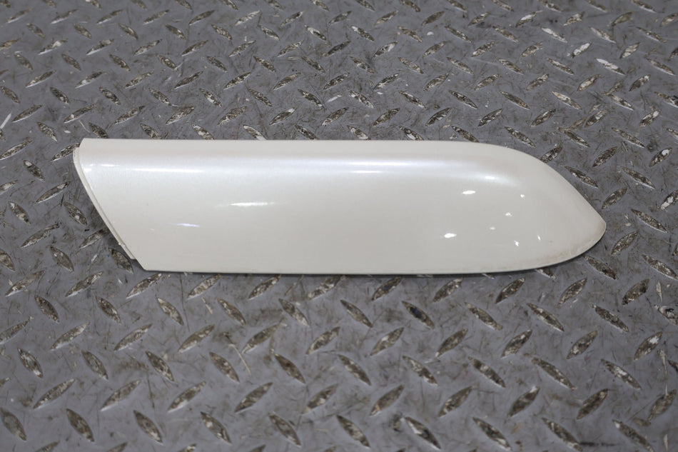 03-06 Cadillac Escalade Luggage Rack End Cap Set (White Diamond)