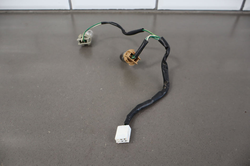 2001 Lexus LX470 Right Passenger OUTER Tail Light Lamp Wiring Harness