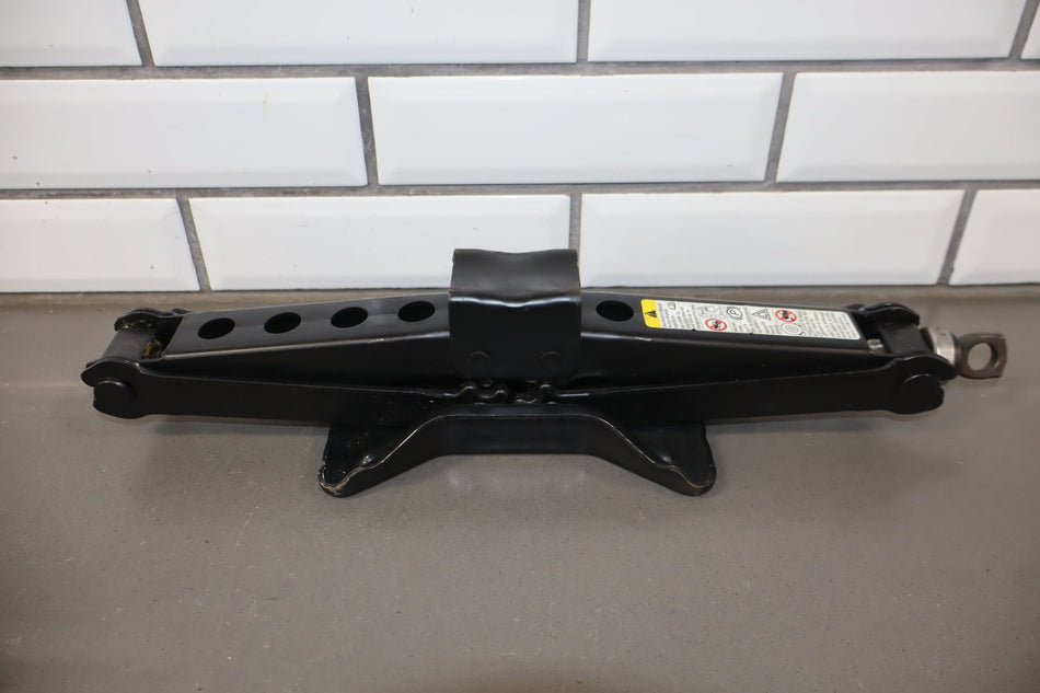 2008 Hummer H3 Jack OEM