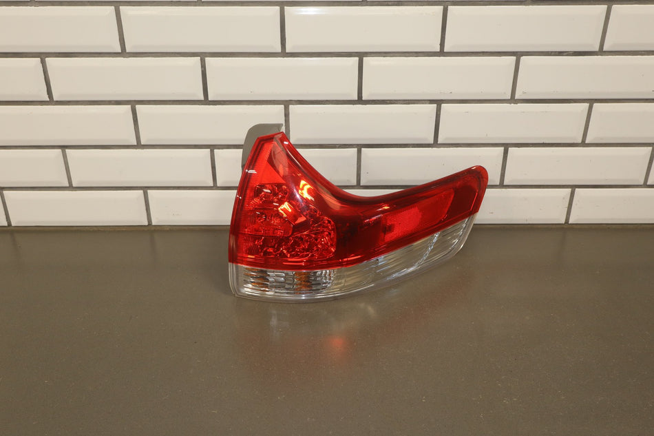 2012 Toyota Sienna Right Tail Light OEM