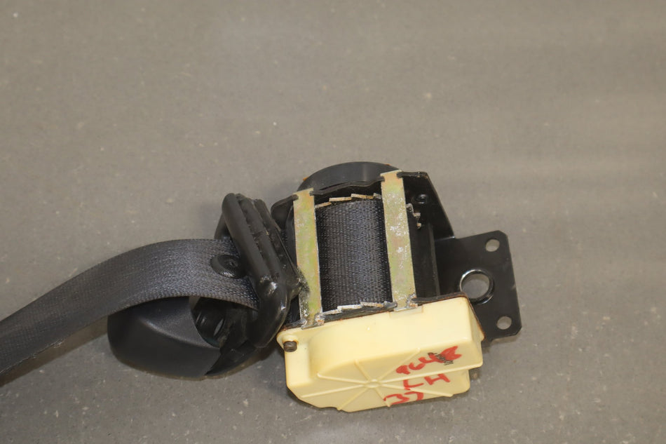 2003-2004 Chevrolet Corvette C5 Coupe Driver Front Seat Belt Black