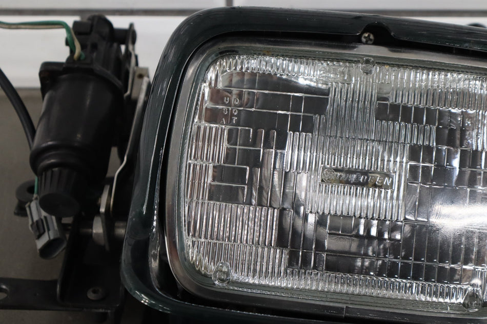 1990-1996 Chevrolet Corvette C4 Left Headlamp Polo Green
