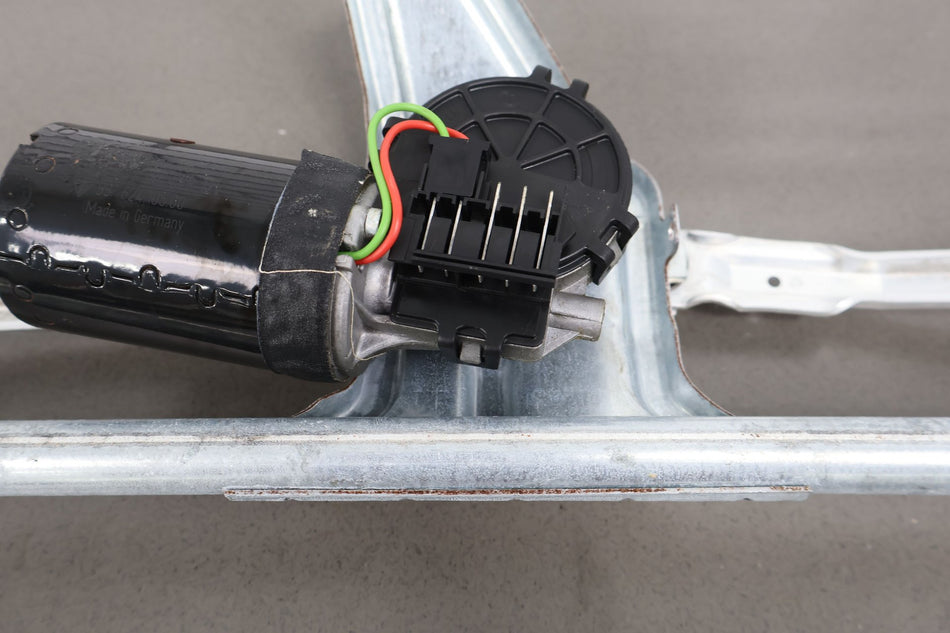 2007 Porsche 911- Wiper Linkage