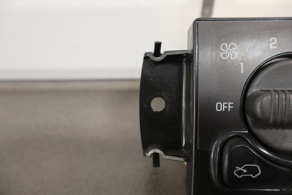 2002 Chevrolet Silverado 2500- Heater/AC Controls
