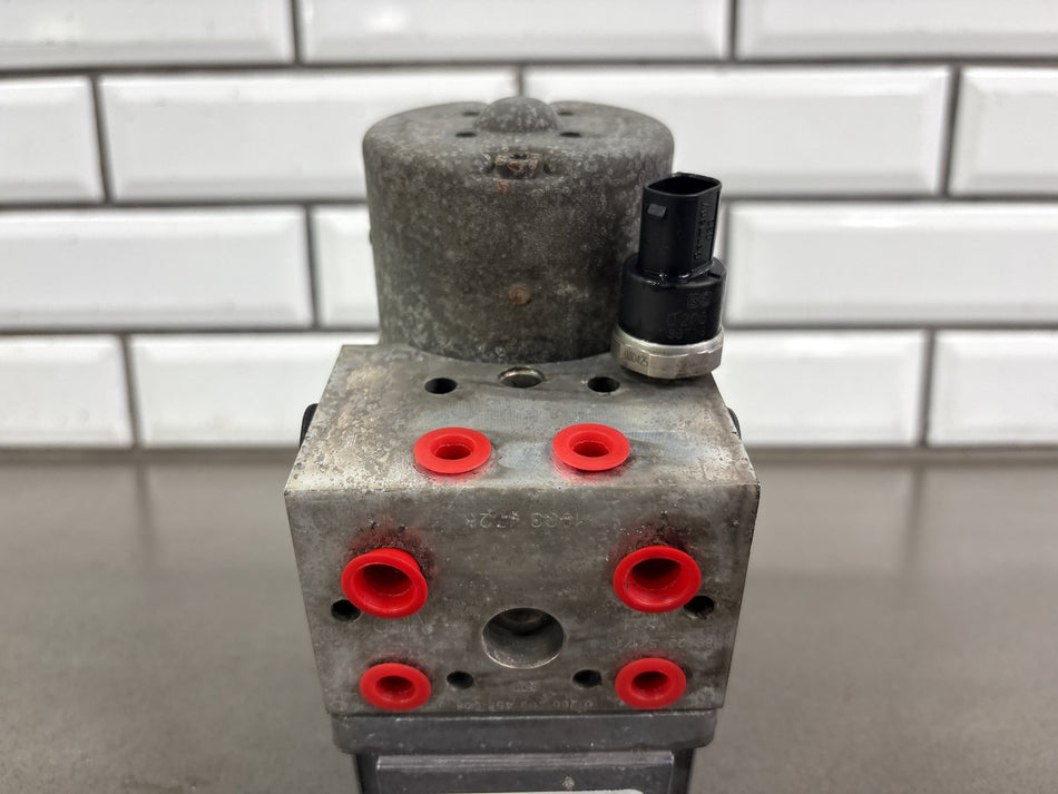 2003-2004 Chevrolet Corvette C5 - ABS Brake Module 10343433