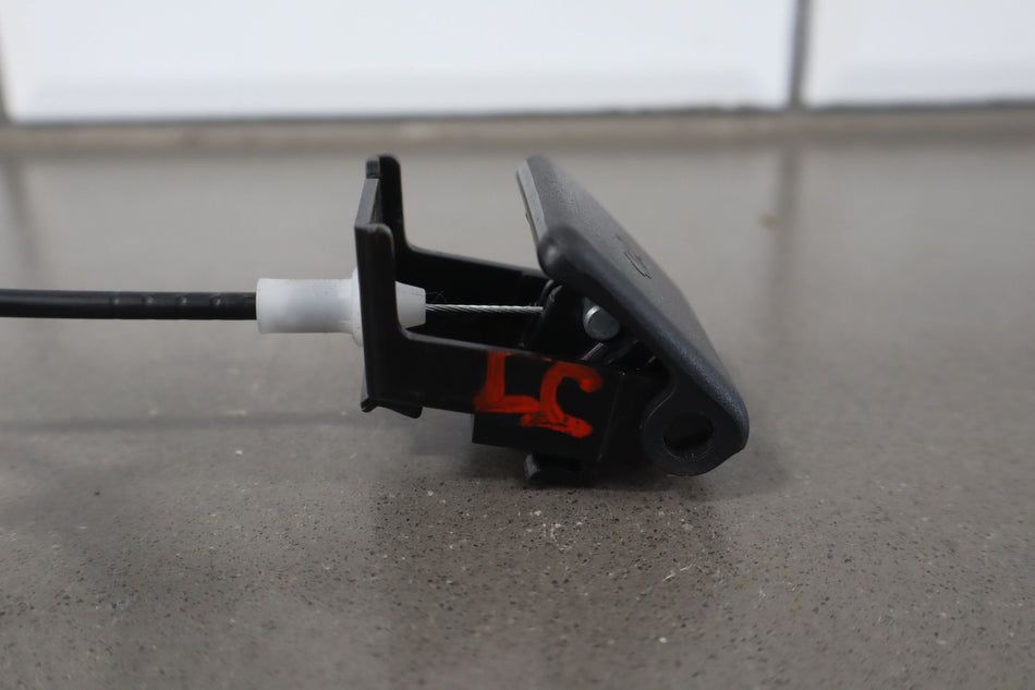 2018 Fiat 124 Spider- Hood Latch