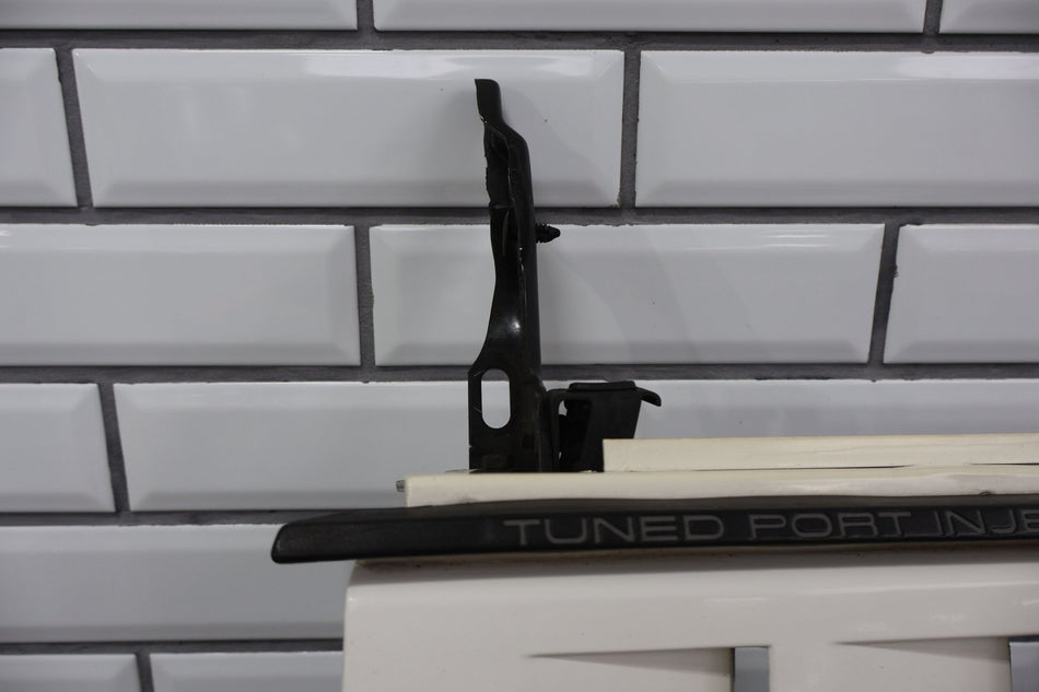 1984-1987 Chevrolet Corvette Right Fender White