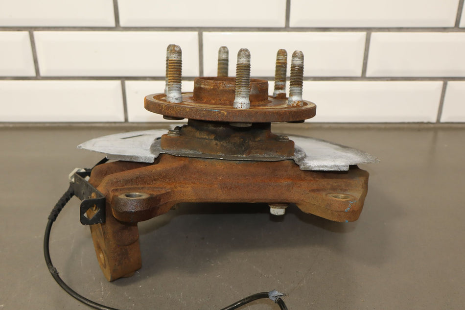 2011 Chevrolet Suburban 1500- Right Front Spindle