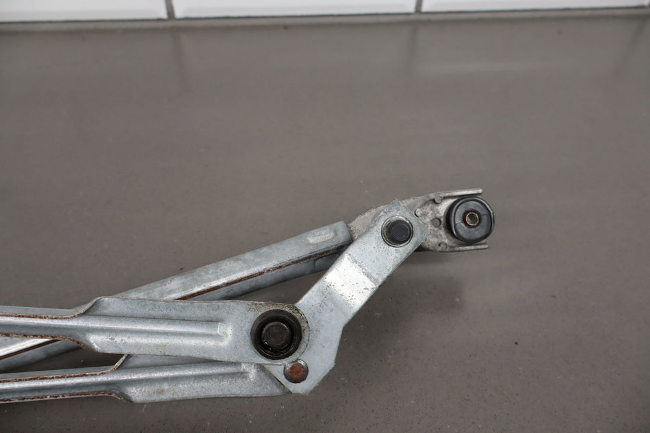 2012 Chevrolet Suburban 1500- Front Wiper Motor