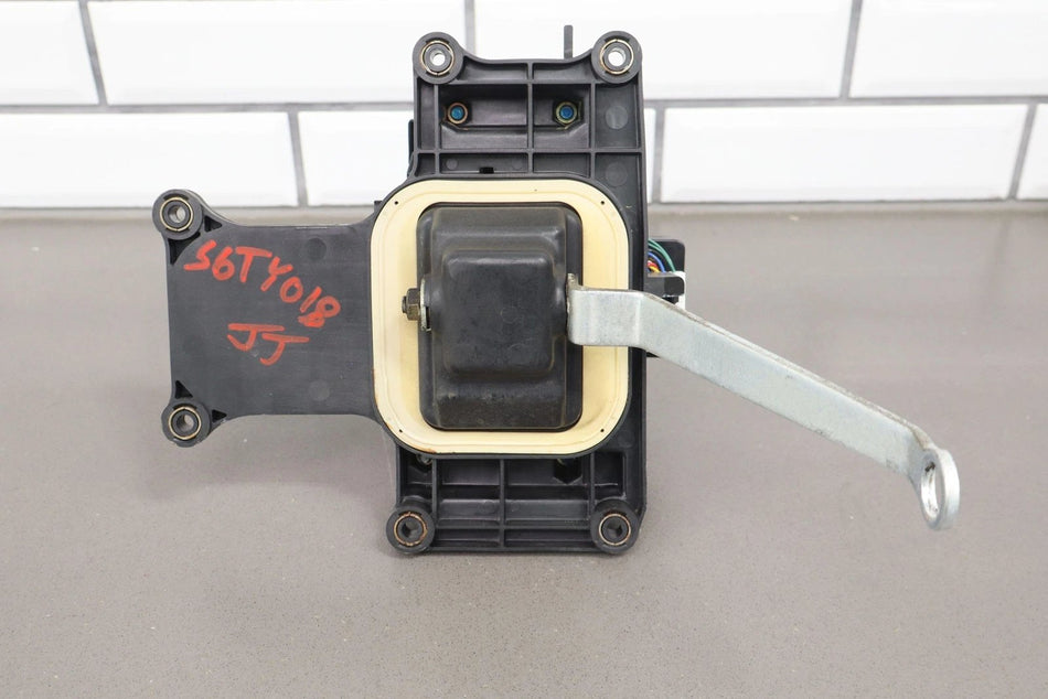 2006 Toyota Land Cruiser- Floor Shifter