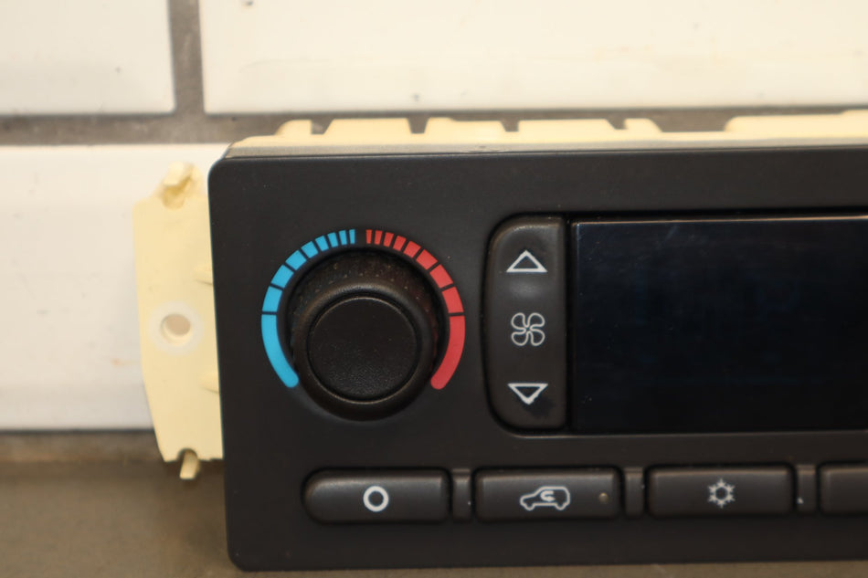 2003-2004 Hummer H2 - Climate Control 15832311