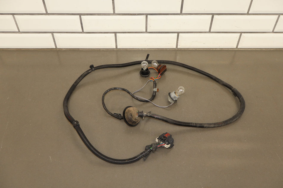 03-09 Hummer H2 Right Taillight Wiring Harness OEM