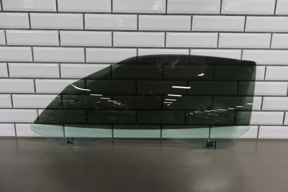 2005-2013 Chevrolet Corvette Left Front Door Window 15270576 OEM