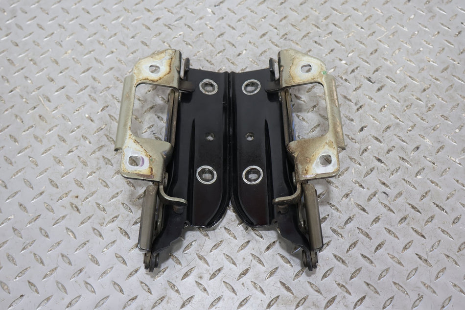 10-15 Chevy Camaro ZL1 Hood Hinge Pair Coupe (Black)