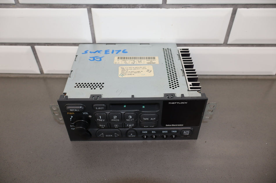 1998 Chevrolet Corvette- Radio