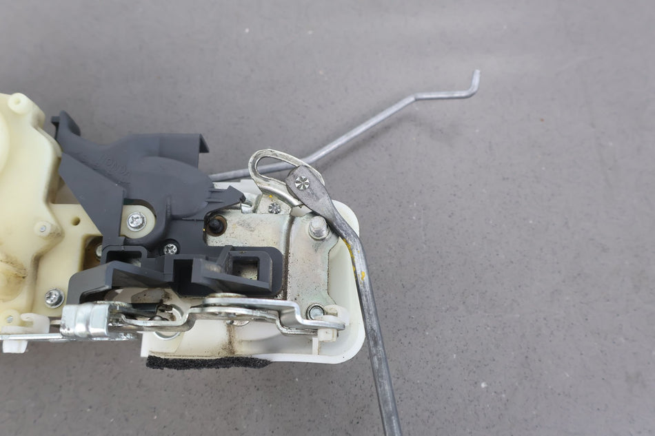 2006 Honda S2000- Right Front Door Latch