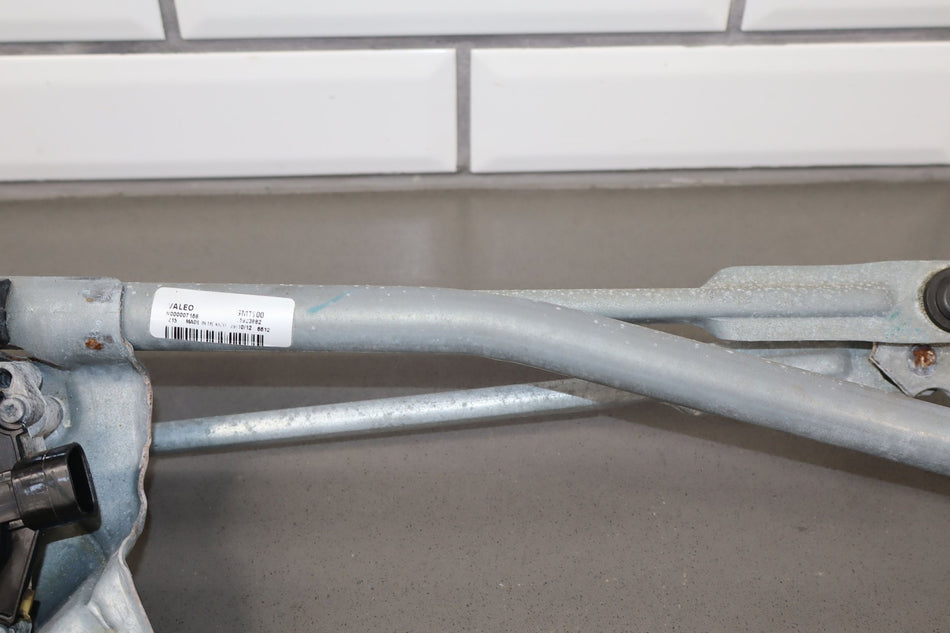 2013 Chevrolet Silverado 1500- Front Wiper Motor