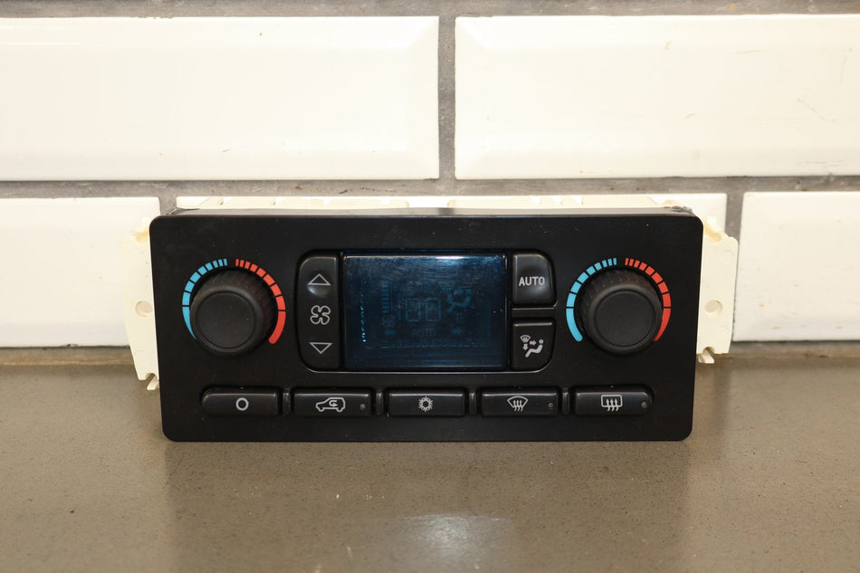 2003-2004 Hummer H2 - Climate Control 15832311