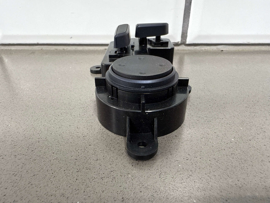 Seat Switch, 2017, Tesla, X
