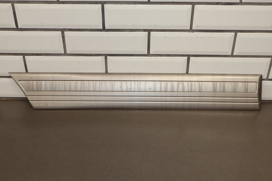 98-02 Toyota Land Cruiser Right Rear Door Molding (White 056)