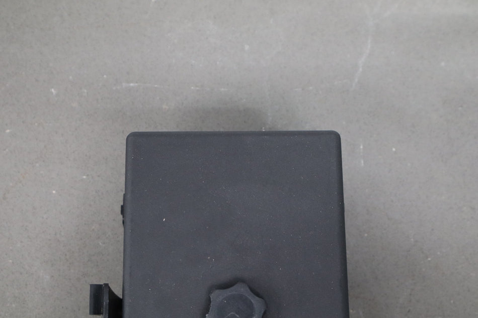 1999-2004 Chevrolet Corvette C5 Interior Fuse Box 12193792