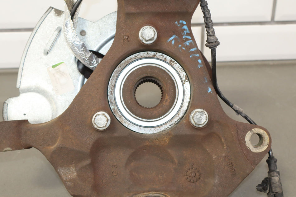 2011 Chevrolet Tahoe- Right Front Spindle