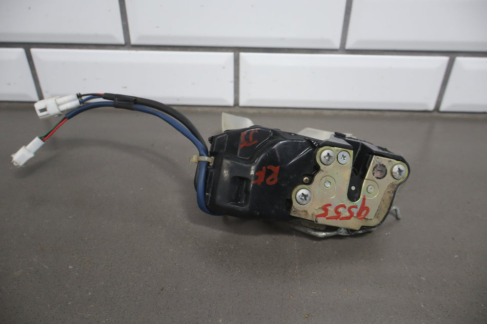 1991-1997 Toyota Land Cruiser, Lexus LX450 FZJ80- Right Front Door Latch