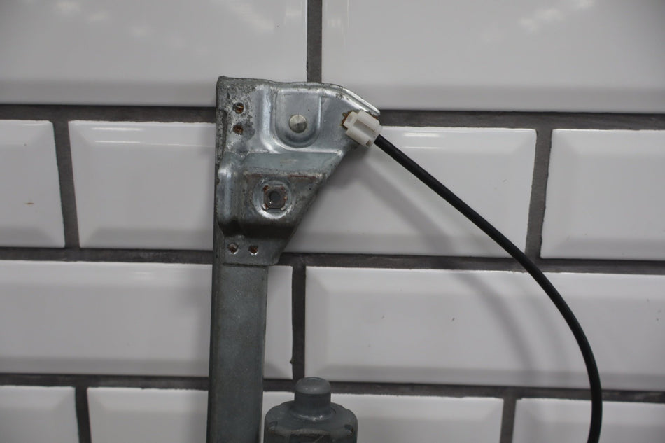 2003 Hummer H2 Left Front Door Regulator 10390764 OEM